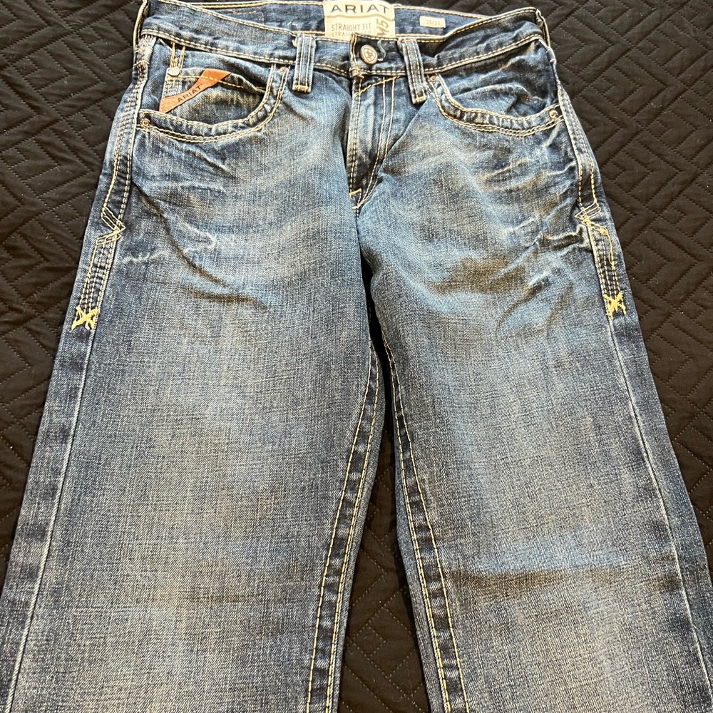 Ariat Men’s Straight Leg Faded Blue Denim Jeans